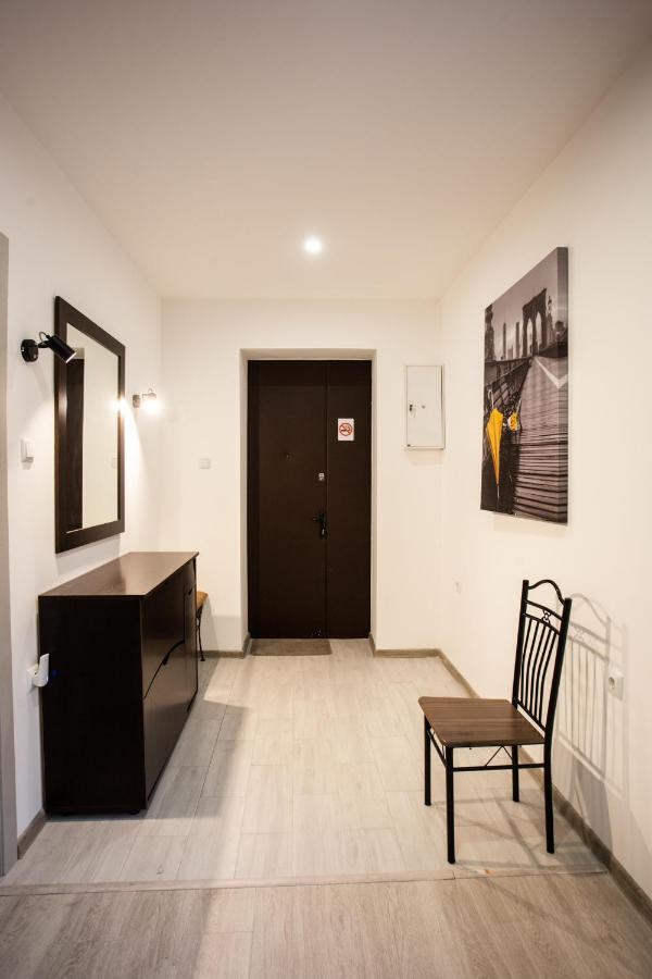 Ultra Lux 3 Rooms Apartment Near Arena City Kiew Exterior foto