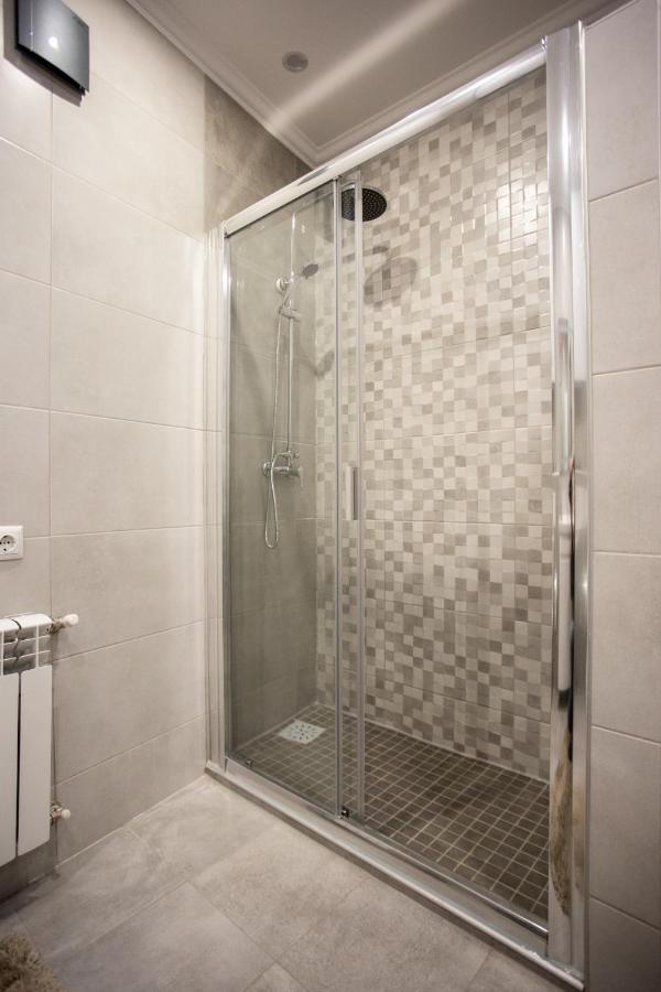 Ultra Lux 3 Rooms Apartment Near Arena City Kiew Exterior foto