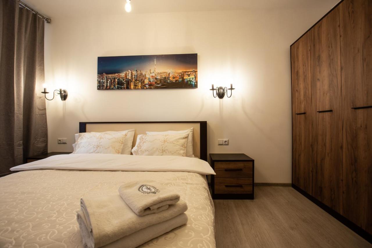 Ultra Lux 3 Rooms Apartment Near Arena City Kiew Exterior foto