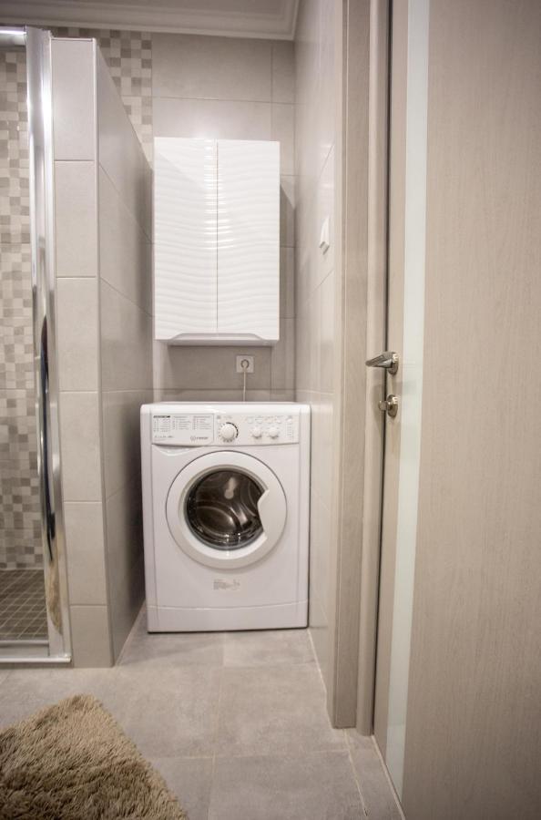 Ultra Lux 3 Rooms Apartment Near Arena City Kiew Exterior foto