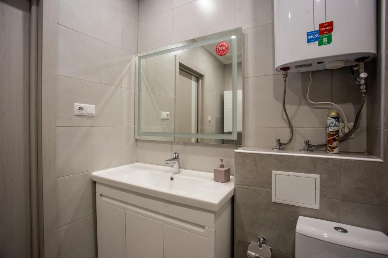 Ultra Lux 3 Rooms Apartment Near Arena City Kiew Exterior foto
